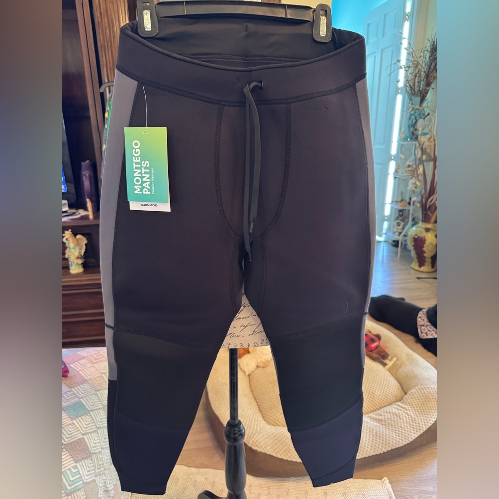 Seadoo Montego Black Athletic wetsuit Pants large these were worn once no more t